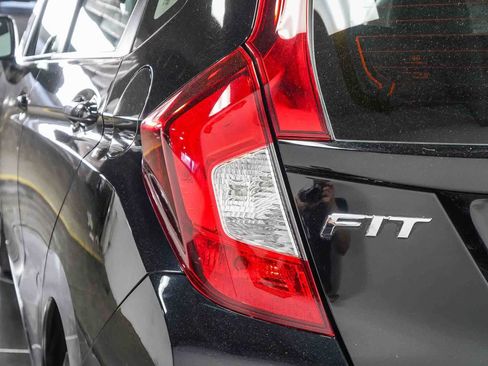 Used 2020 Honda Fit LX image 9