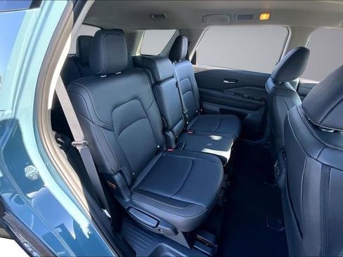 New 2026 Nissan Pathfinder SL FWD image 10
