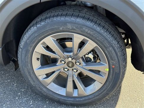 New 2026 Ford Explorer Active w/ Active Comfort Package image 10