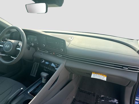 Certified 2026 Hyundai Elantra Sport FWD image 29