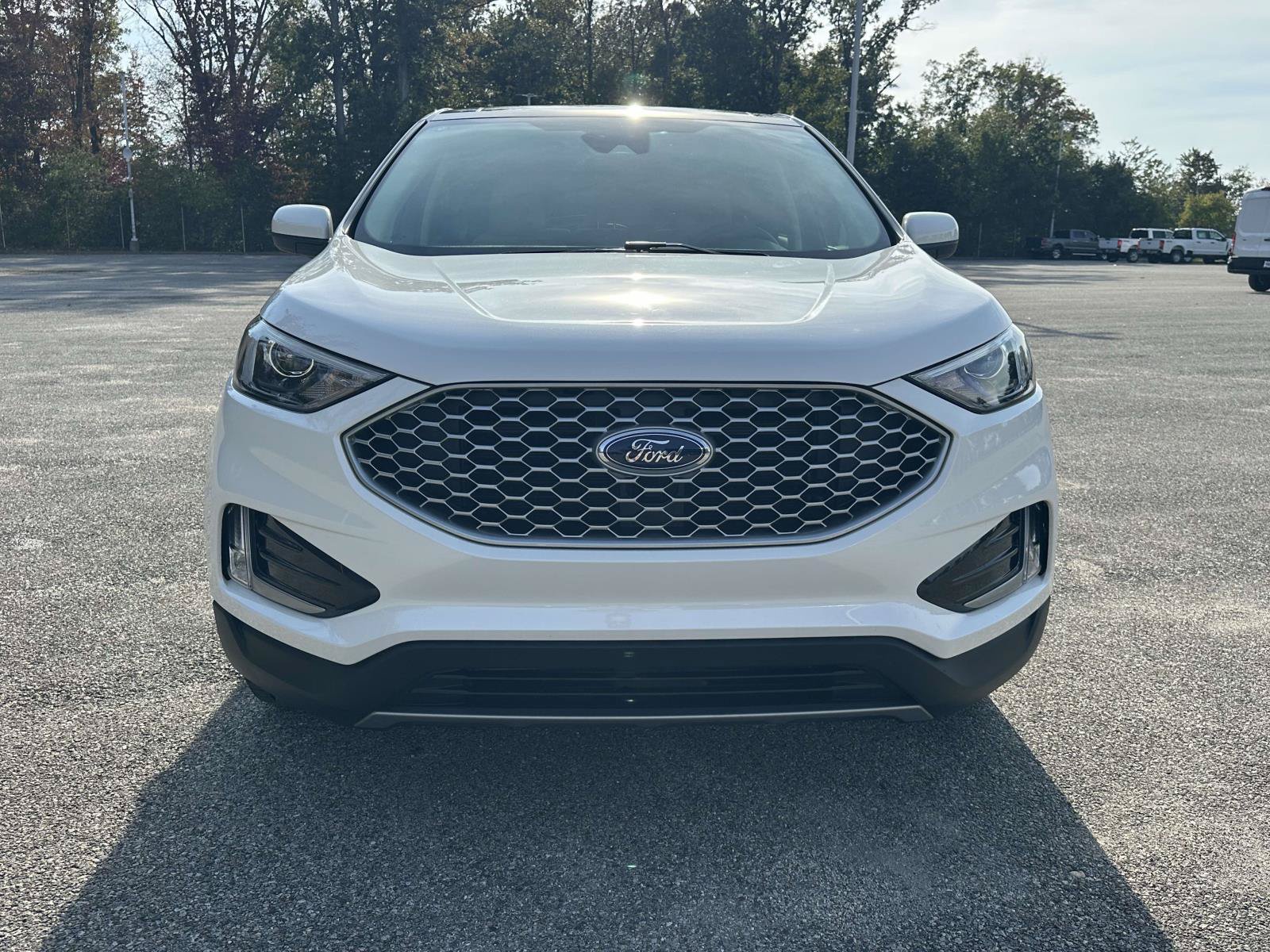 Certified 2024 Ford Edge SEL w/ Convenience Package AWD/4WD image 2