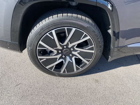 Used 2025 Jeep Wagoneer S Limited w/ Comfort Package image 5