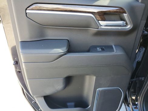 Certified 2023 GMC Sierra 1500 SLE w/ X31 Off-Road Package image 9