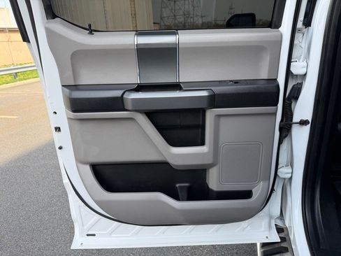 Used 2016 Ford F150 XLT w/ Equipment Group 302A Luxury image 28