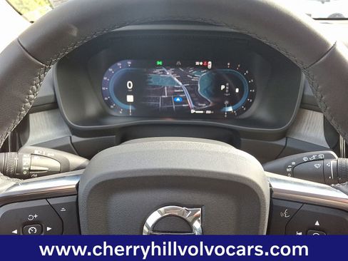 Certified 2025 Volvo XC40 B5 Plus w/ Protection Package Premier image 20