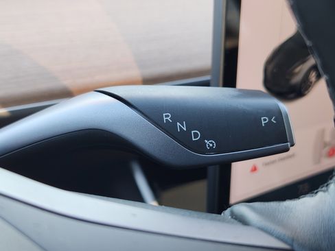 Used 2018 Tesla Model 3 Long Range image 23