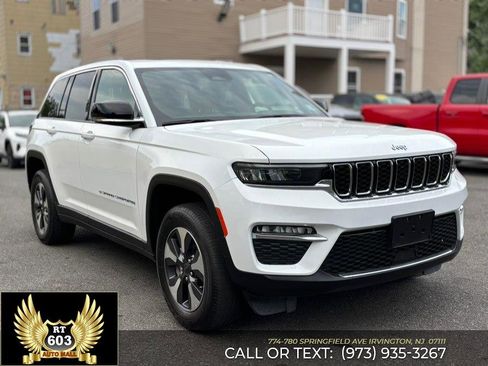 Used 2024 Jeep Grand Cherokee Limited 4xe AWD/4WD image 4