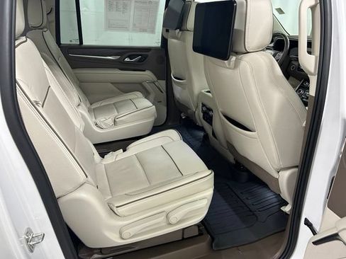 Used 2024 GMC Yukon XL Denali w/ Denali Reserve Package AWD/4WD image 14