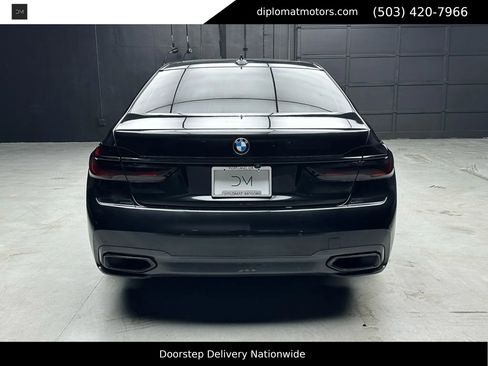 Used 2018 BMW 740i image 7