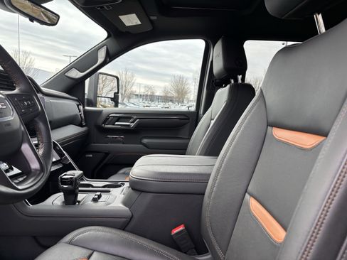 Used 2024 GMC Sierra 1500 AT4 w/ Technology Package image 16