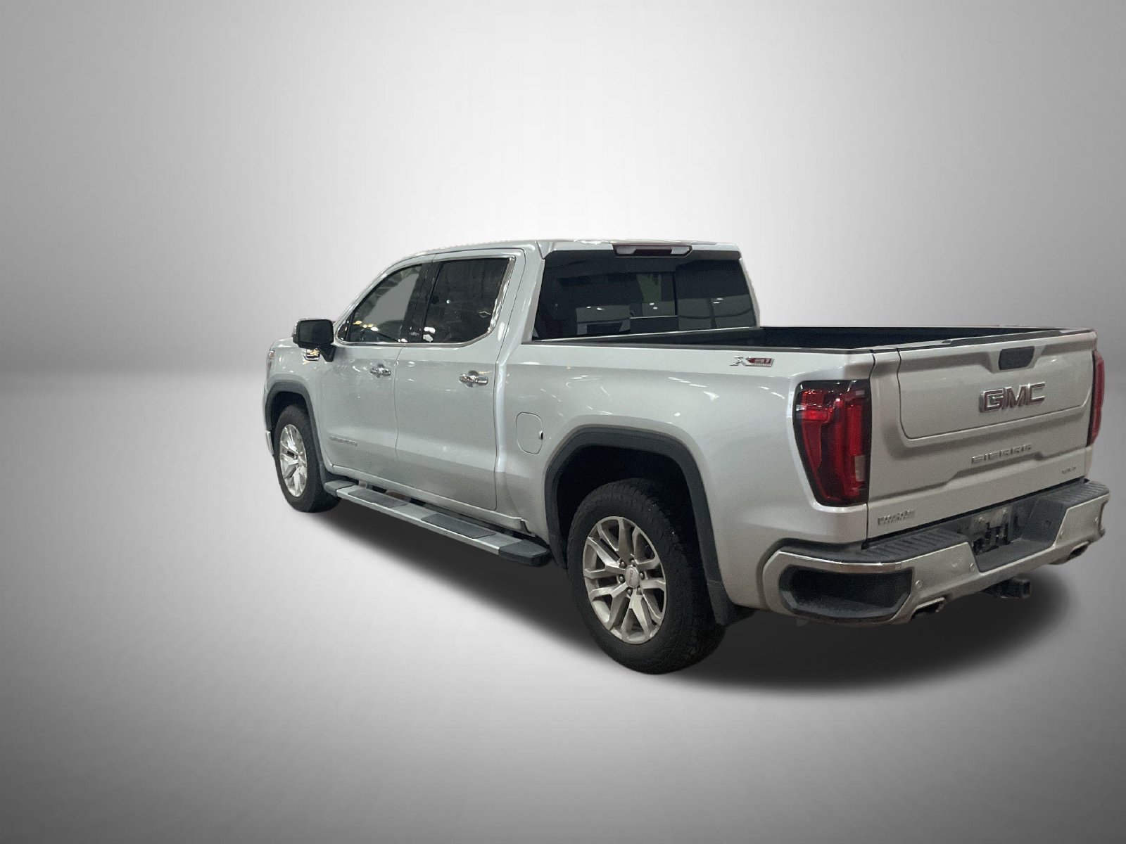 Used 2020 GMC Sierra 1500 SLT w/ SLT Premium Plus Package AWD/4WD image 2