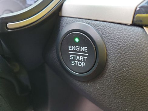 Certified 2020 Ford Escape SE image 18