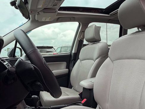 Used 2015 Subaru Forester 2.5i Touring w/ Eyesight & Navigation System AWD/4WD image 18