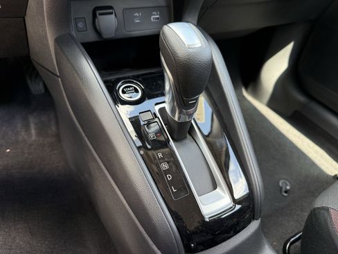 New 2025 Nissan Versa SR w/ Trunk Package FWD image 10