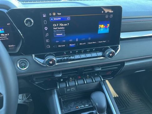 Used 2026 Chevrolet Colorado Z71 AWD/4WD image 12