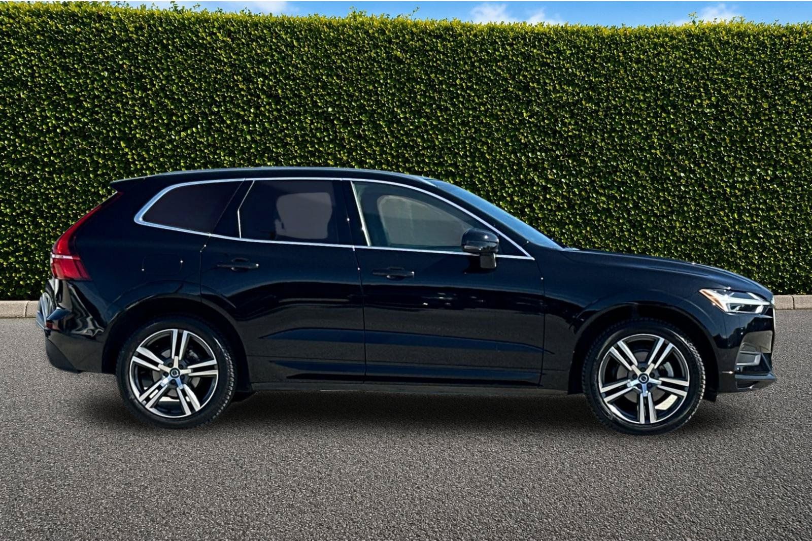 Used 2020 Volvo XC60 T5 Momentum AWD/4WD image 3