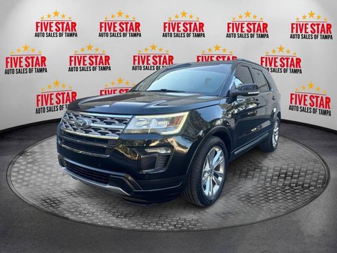 Used 2018 Ford Explorer XLT w/ Equipment Group 202A FWD image 3