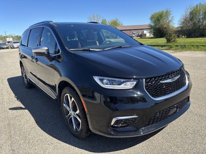 New 2026 Chrysler Pacifica Pinnacle