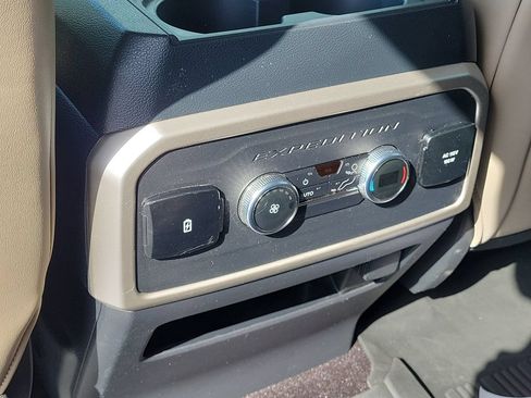 Used 2023 Ford Expedition XLT RWD image 33