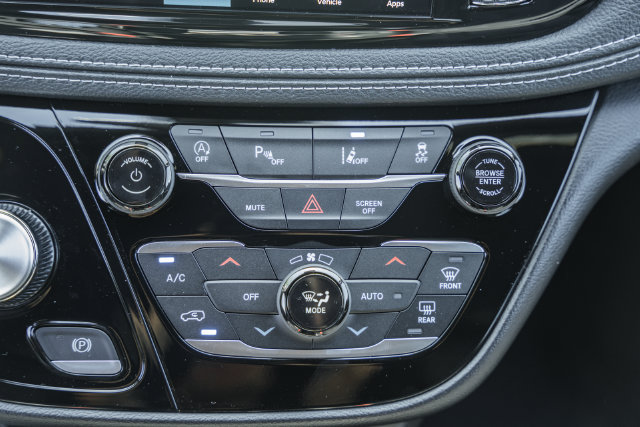 New 2027 Chrysler Pacifica Select w/ Family Tech Group FWD image 28
