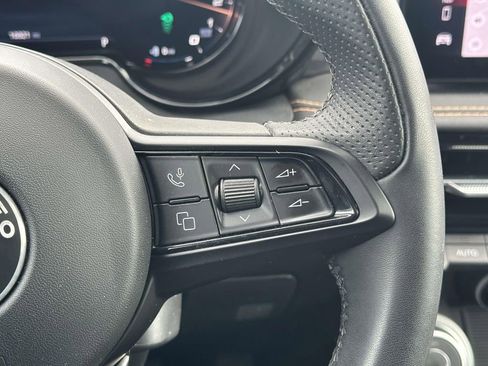 Used 2024 Alfa Romeo Tonale Ti image 25