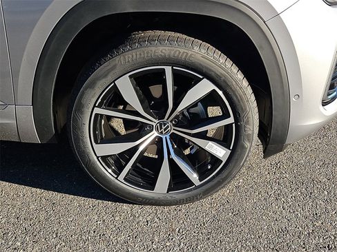 New 2026 Volkswagen Atlas Cross Sport SEL Premium R-Line image 3