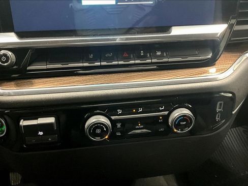 Used 2024 Chevrolet Silverado 2500 LT image 31