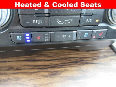 Used 2019 Ford F150 Lariat w/ Equipment Group 502A Luxury AWD/4WD image 19