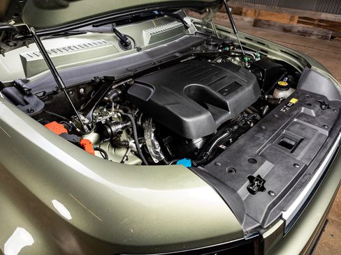 Used 2020 Land Rover Defender 110 HSE image 36