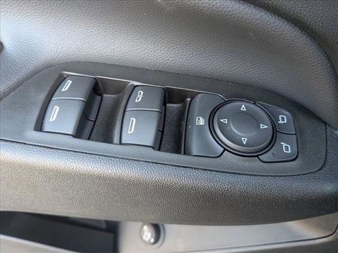 Used 2023 Chevrolet Equinox LT image 12