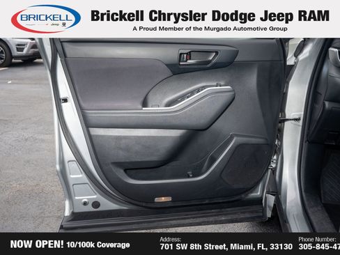 Used 2023 Toyota Highlander LE image 12