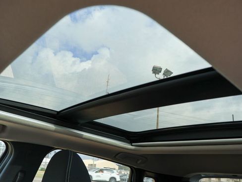 New 2026 Nissan Kicks SV image 9