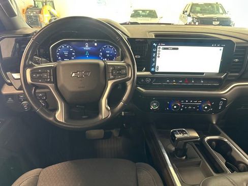 Certified 2022 Chevrolet Silverado 1500 RST image 16