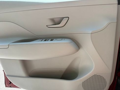 Used 2025 Hyundai Kona SEL FWD image 21