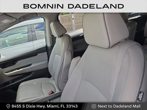 Used 2022 Honda Odyssey Elite image 17