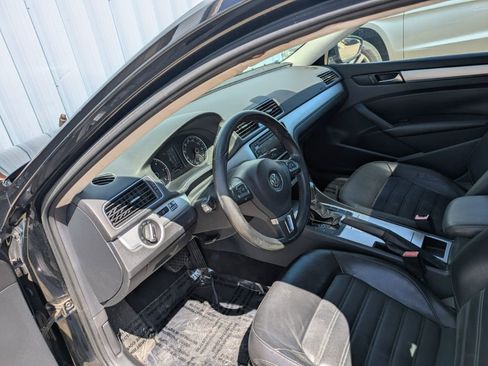 Used 2012 Volkswagen Passat TDI SEL Premium FWD image 10