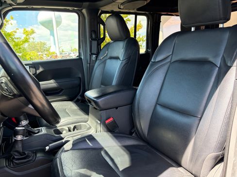 Used 2022 Jeep Wrangler Unlimited Sport AWD/4WD image 14