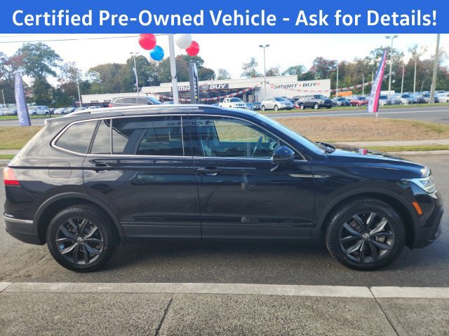 Certified 2022 Volkswagen Tiguan SE w/ Panoramic Sunroof Package AWD/4WD image 5