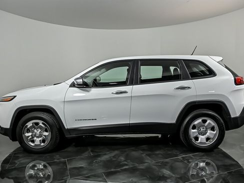 Used 2015 Jeep Cherokee Sport w/ Cold Weather Group AWD/4WD image 6
