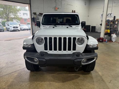 Used 2022 Jeep Gladiator Sport AWD/4WD image 2