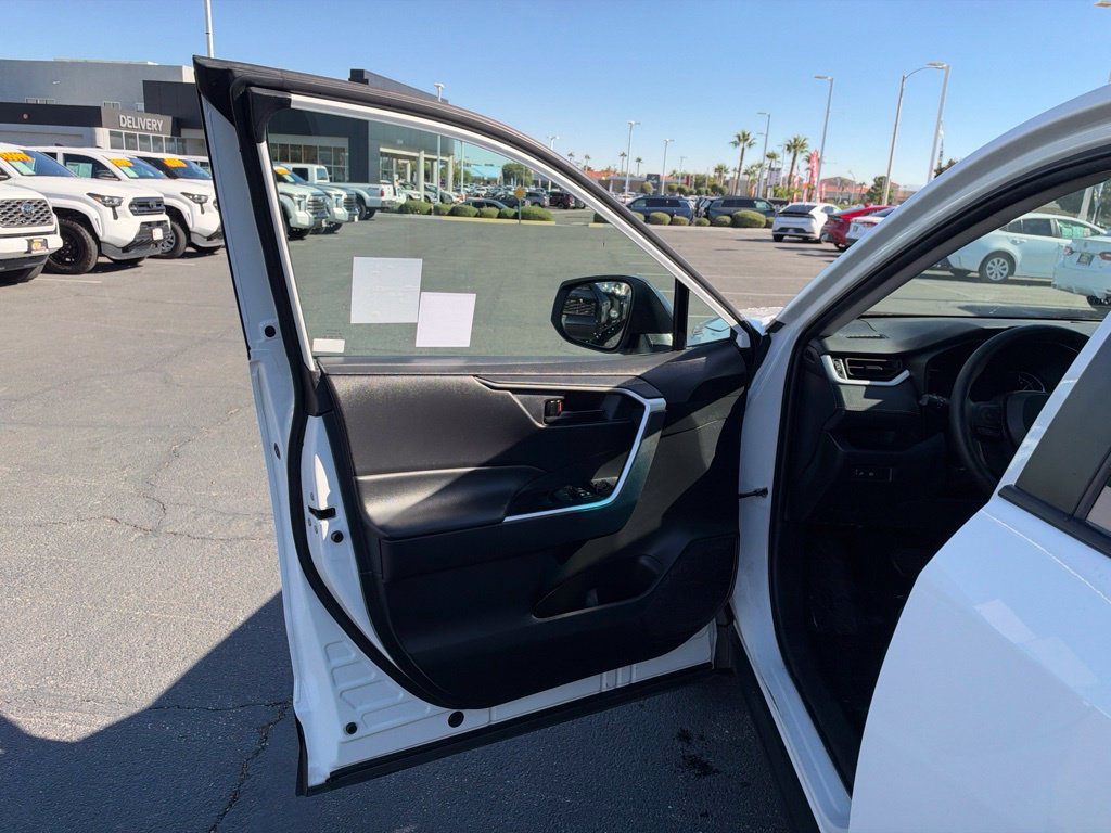 Certified 2023 Toyota RAV4 LE FWD image 13