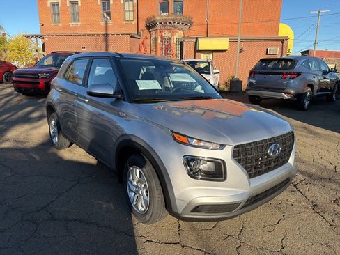 New 2026 Hyundai Venue SE image 1