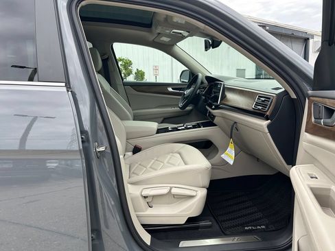 New 2026 Volkswagen Atlas SE FWD image 39