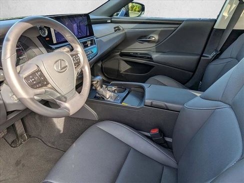 Used 2025 Lexus ES 350 w/ Premium Package image 16