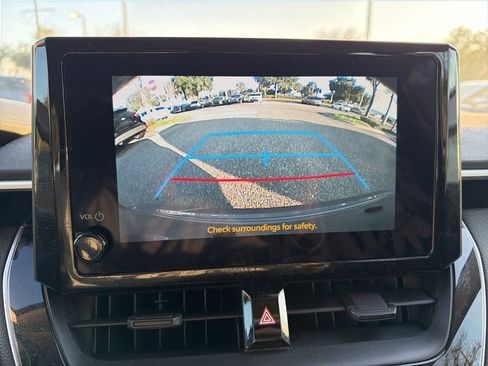 Used 2025 Toyota Corolla LE image 14