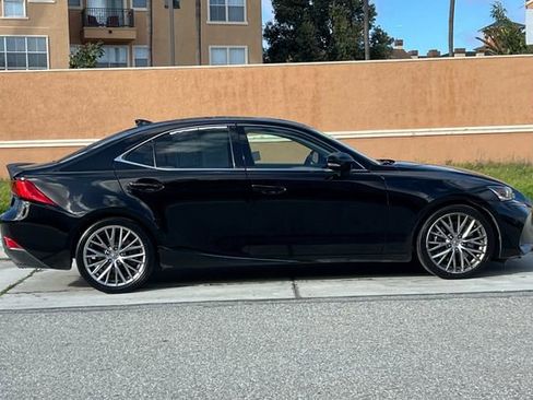 Used 2017 Lexus IS 200t image 3