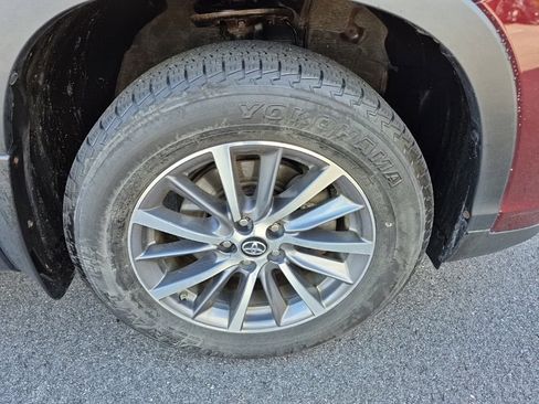 Used 2019 Toyota Highlander XLE image 8