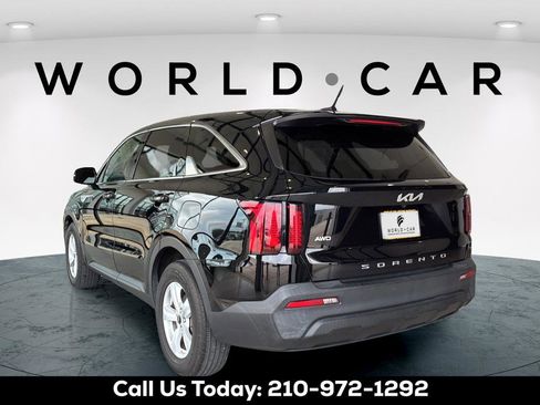 Used 2022 Kia Sorento LX FWD image 13