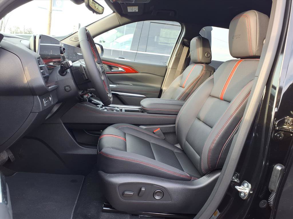 New 2026 Chevrolet Traverse RS w/ LPO, Floor Liner Package FWD image 11