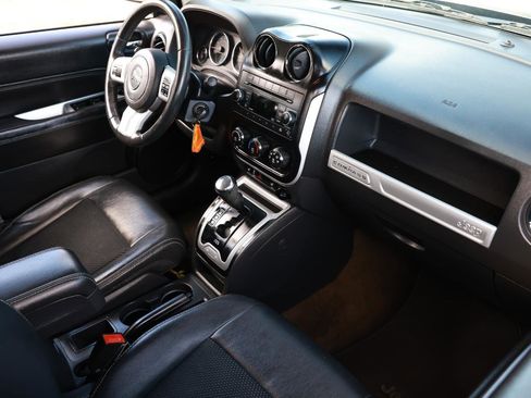 Used 2016 Jeep Compass Latitude image 16